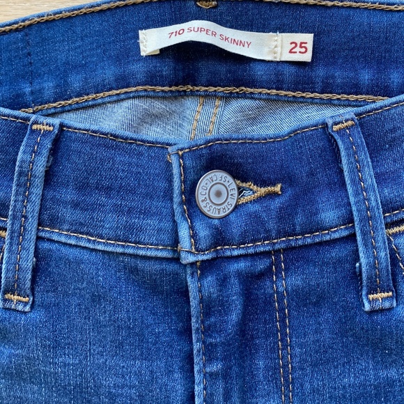Levi’s 710 Super Skinny Jeans, Medium Wash, Size 25 - Picture 4 of 5